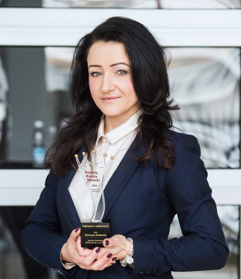 KATARZYNA ŚWIDERSKA LIDERKĄ ŚWIATA STOLARKI