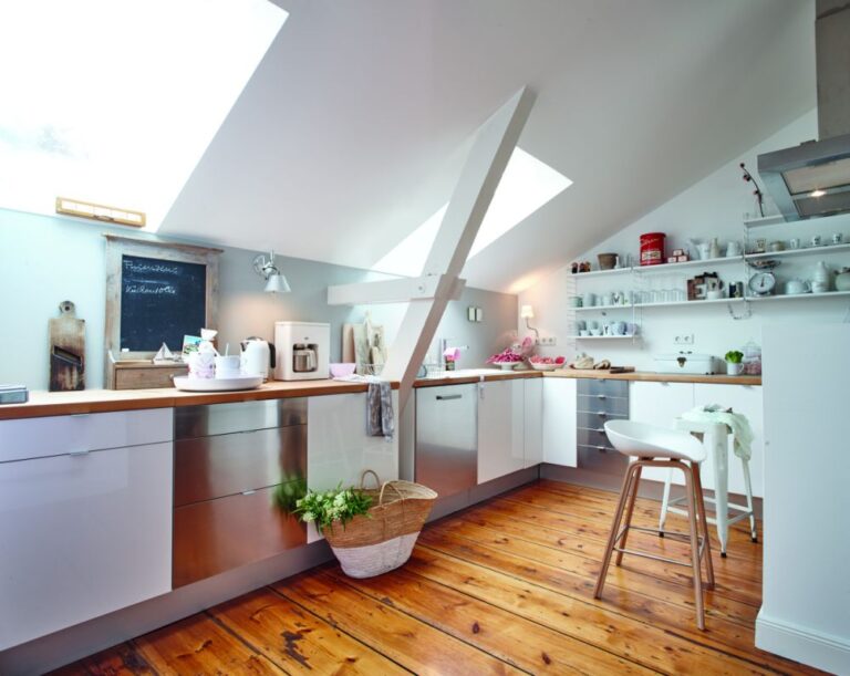 EFEKTYWNE DOŚWIETLANIE PODDASZA