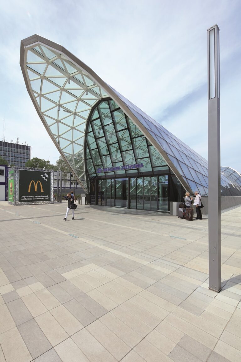 ZMIANY ARCHITEKTONICZNE JAKO ELEMENT REWITALIZACJI