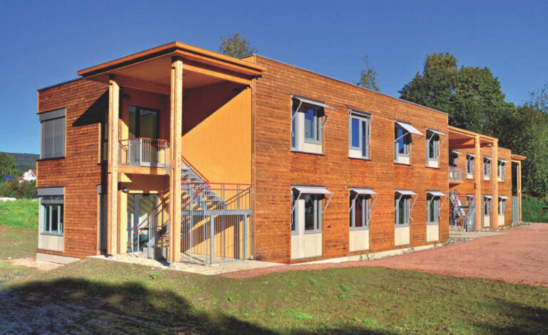 ENERGOOSZCZĘDNE BUDYNKI W TECHNOLOGII LEKKIEGO SZKIELETU DREWNIANEGO