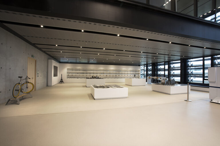 BIUROWCE W POLSCE Z OŚWIETLENIEM OD ES-SYSTEM