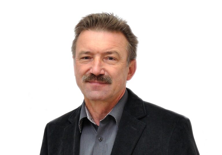 BOGDAN PANHIRSZ – NIE MA INNEGO WYJŚCIA, TRZEBA STALE SIĘ ROZWIJAĆ
