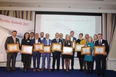 foto_aveex_bandera_for_aluprof_liderem_rynku_stolarki_2017_vol_1