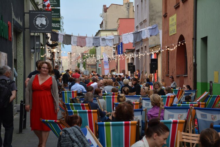 WIELOWĄTKOWY PROCES OŻYWIANIA