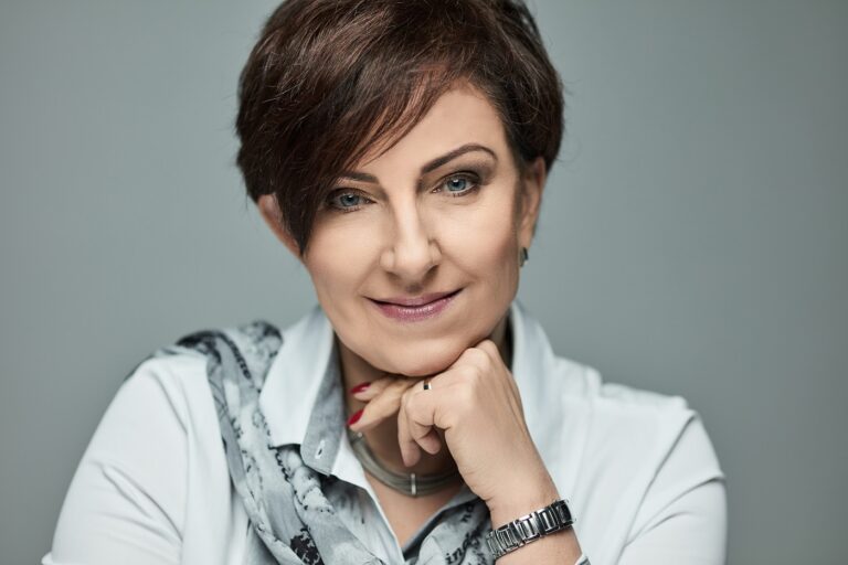 EWA KOSMALA – POSZERZAĆ HORYZONTY