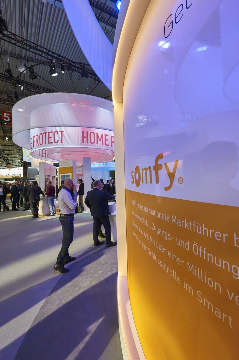 TECHNOLOGIA, MIĘDZYNARODOWE TRENDY I SO OPEN WITH SOMFY NA R+T 2018