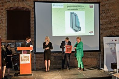 aveex_bandera_for_Aluprof_laureatem_programu_Innowacyjne_Rozwiązania_Branzy_Stolarki_2018_v3