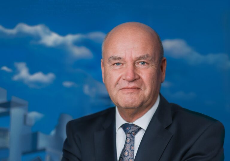 HENRYK LISZKA – ODPOWIEDNIO REAGOWAĆ