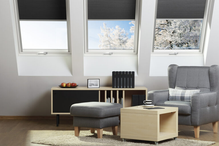 TRZYSZYBOWE OKNA DACHOWE