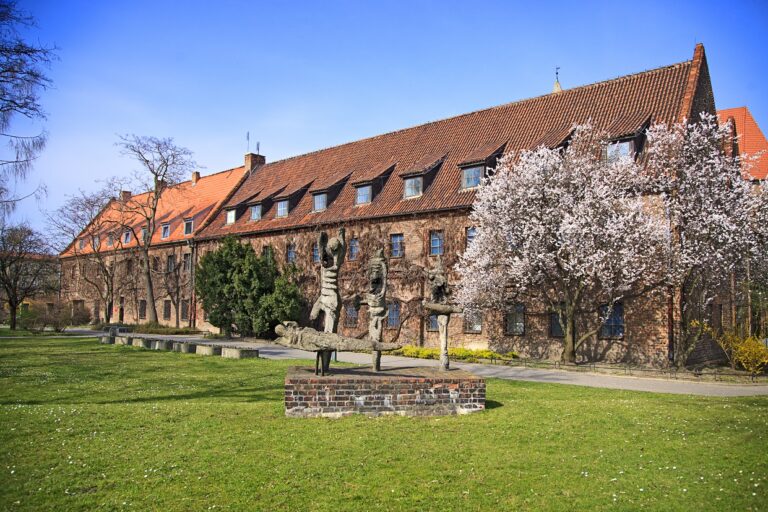 JEDYNE MUZEUM ARCHITEKTURY W POLSCE OPUSZCZA SWOJE MURY