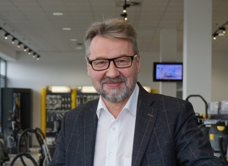 JACEK OLKO – STALIŚMY SIĘ BENCHMARKIEM