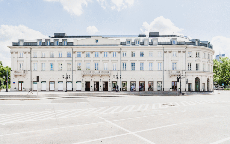 METAMORFOZA PLACU BANKOWEGO 1