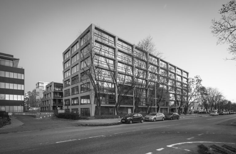 KONTRAST FORM – P4 JEMS ARCHITEKCI