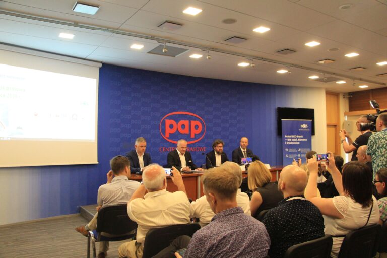 KONFERENCJA PRASOWA KAMPANII DOM BEZ RACHUNKÓW