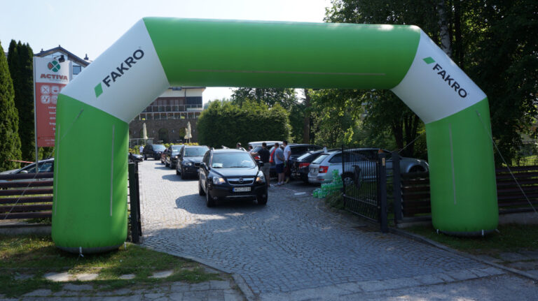 Samochodowy rajd dekarski na Sądecczyźnie – FAKRO