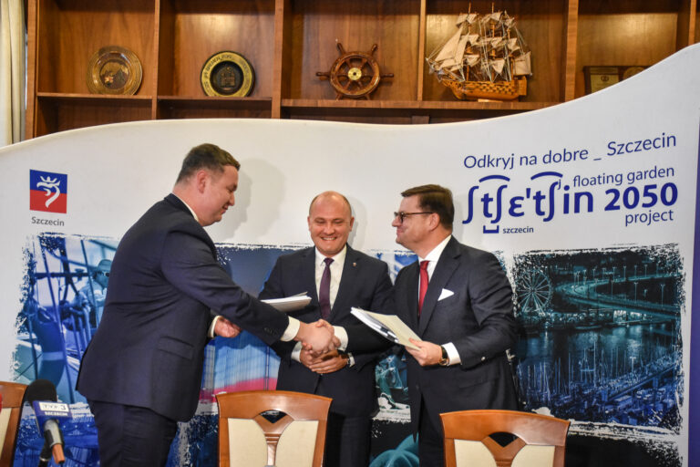 ALSTAL WZNIESIE GIGANTYCZNY KOMPLEKS BASENOWY
