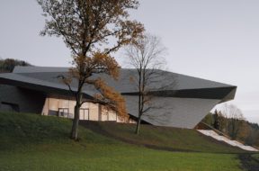 Equitone (2)