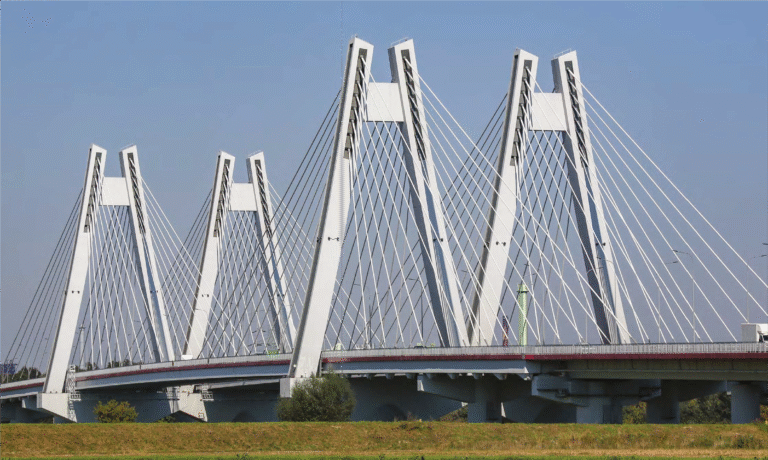 CZY TECHNIKA BUDOWLANA OGRANICZA INWENCJĘ ARCHITEKTÓW?