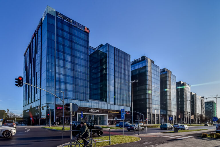 FASADY TWORZYMY Z PASJĄ!