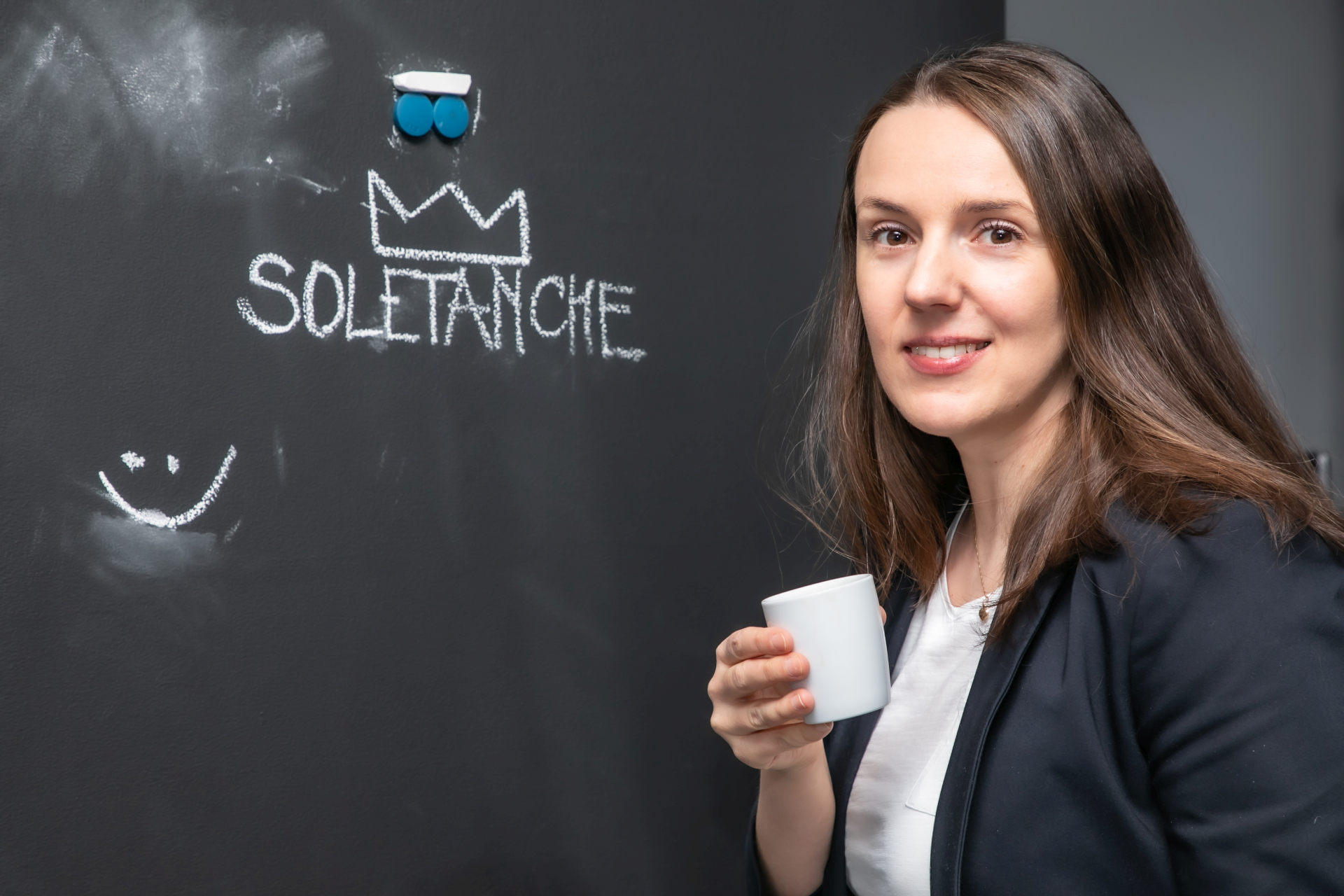 Emilia Błach, Dyrektor Działu Ofertowo - Projektowego, Królowa może być tylko jedna