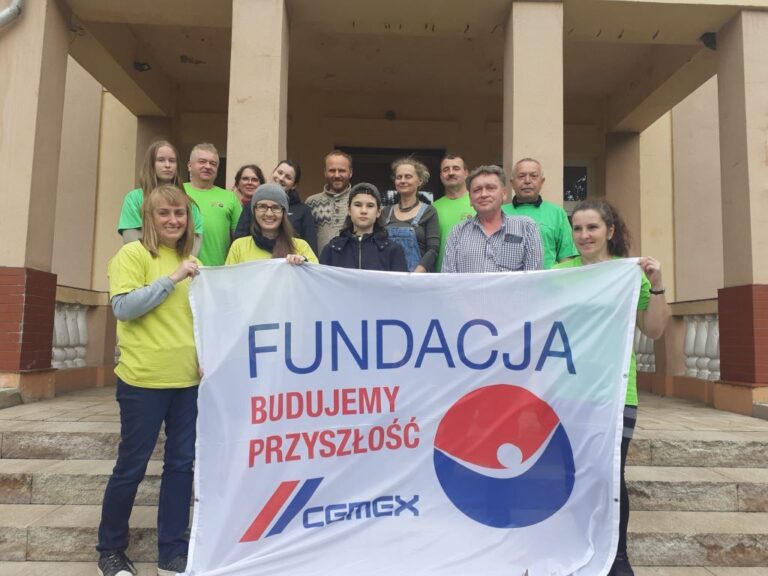 Ogród dydaktyczny w Domu Dziecka w Chorzenicach w ramach Wolontariatu CEMEX