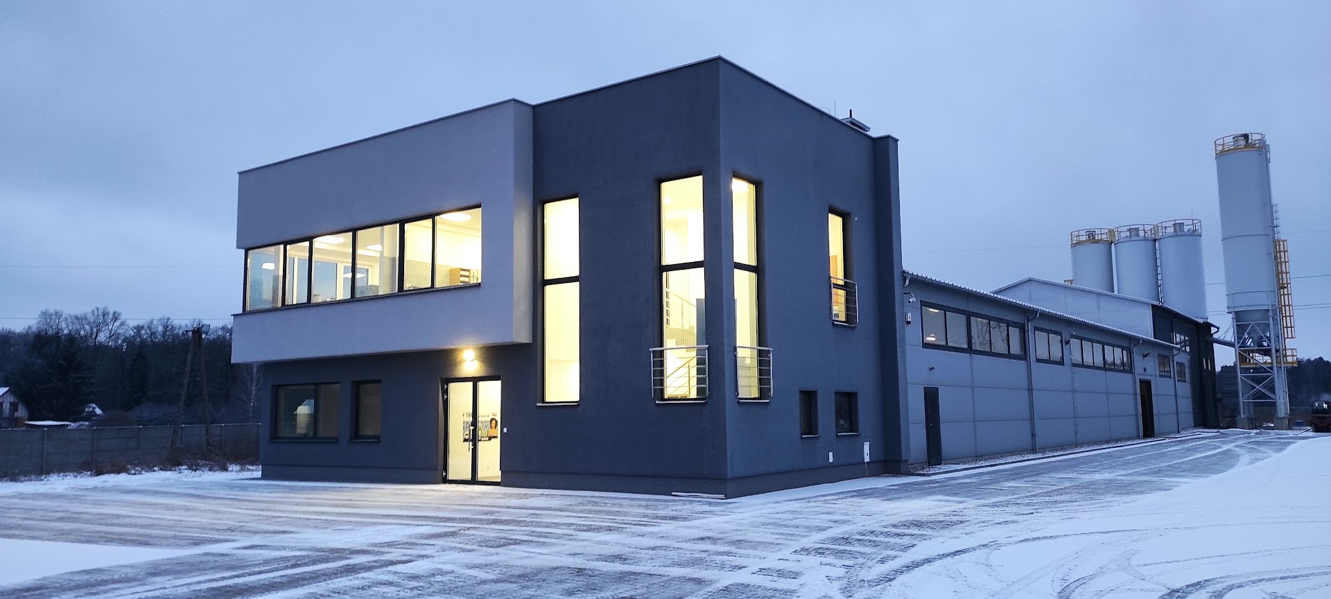 Selena otworzyła nowoczesną fabrykę chemii budowlanej w Węgrowie