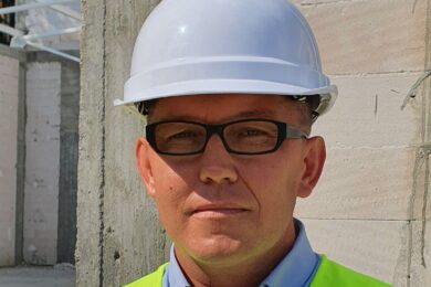 Mariusz Okuń kask 2021