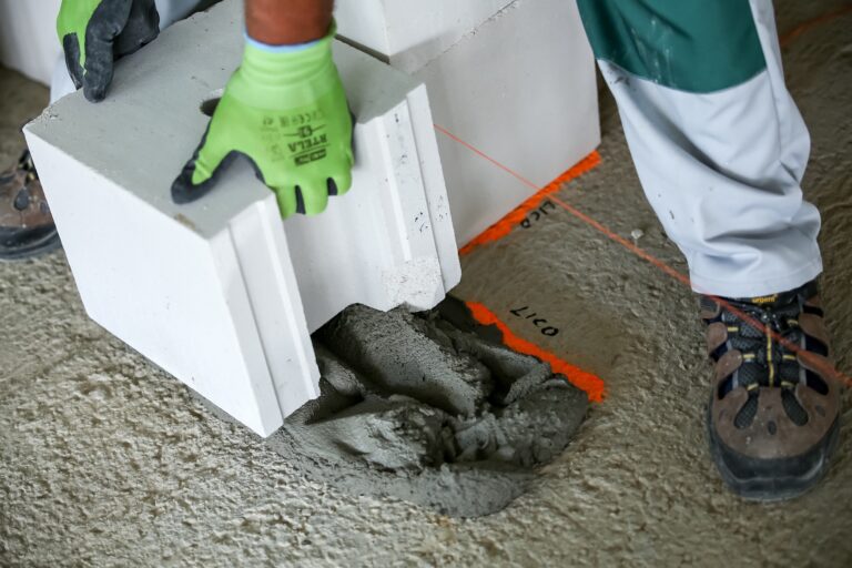 Ciepło, cieplej, bloczki silikatowe H+H