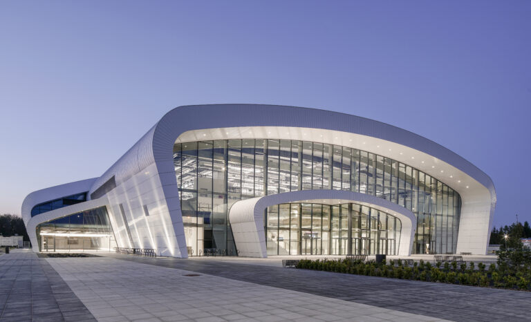 Hala z parkietem największym w Europie