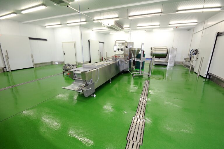 Nowości produktowe w grupie antybakteryjnych posadzek żywicznych Flowfresh marki Flowcrete