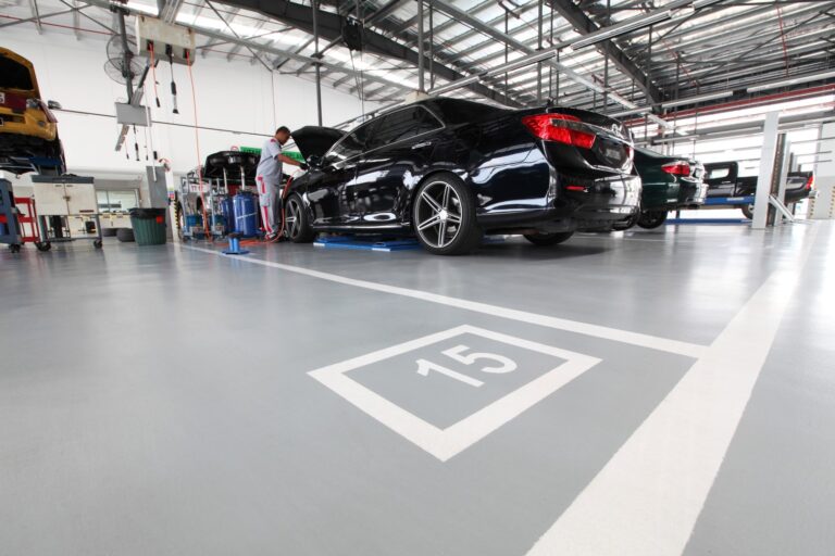 Posadzki do zadań specjalnych – systemy żywiczne o największej wytrzymałości mechanicznej