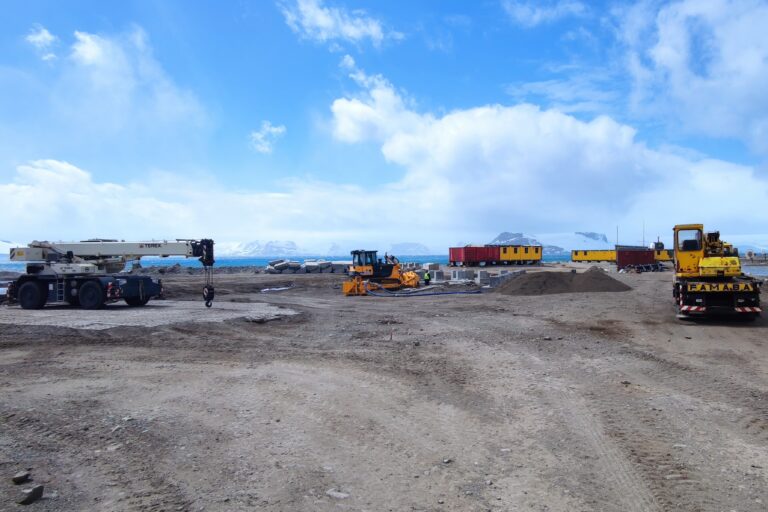 Ekspedycja Antarktyka. Budowa na krańcu świata