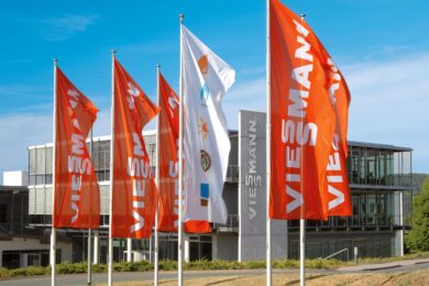 news-company-ish-2023-bild-1-viessmann-fahnen