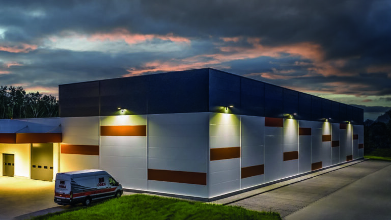 WOOLTECH – PŁYTY WARSTWOWE W OKŁADZINACH METALOWYCH Z RDZENIEM Z WEŁNY MINERALNEJ