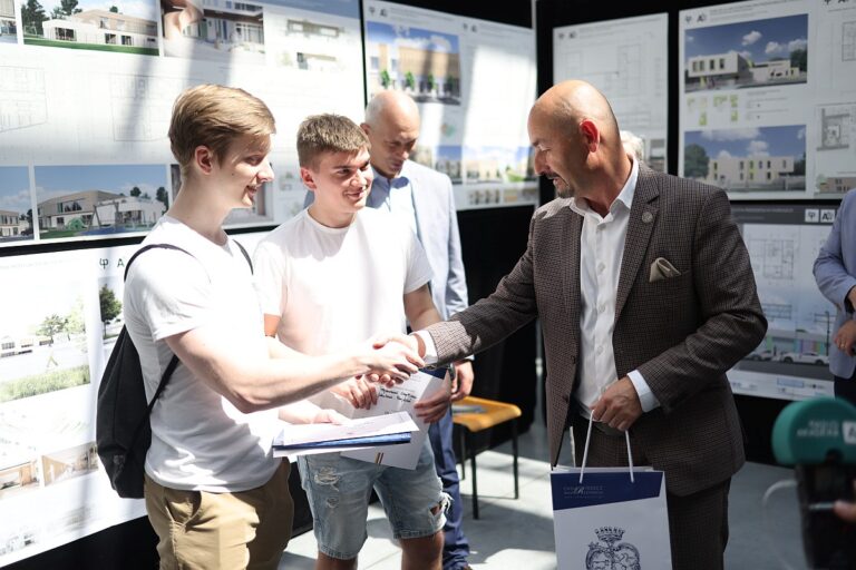 Studenci Politechniki Białostockiej projektowali żłobek z przedszkolem i remizę z salą bankietowo-konferencyjną dla gminy Choroszcz