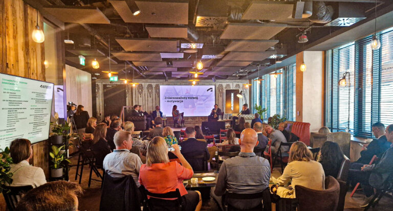 W stronę zrównoważonych projektowania, budowania i produkcji. Wnioski z raportu State of Design & Make 2023