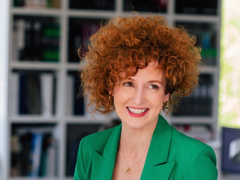 ZMIERZAMY W ABSOLUTNIE SŁUSZNYM KIERUNKU