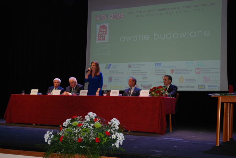KONFERENCJAZ TRADYCJAMI