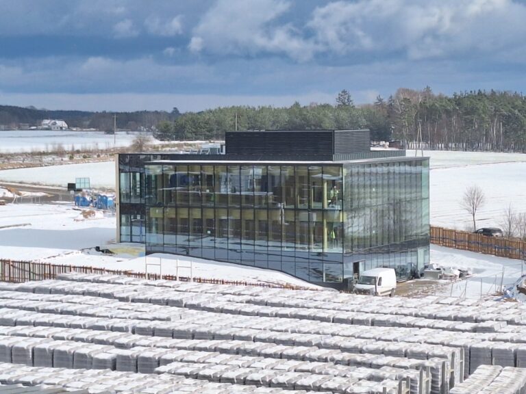 Biurowiec z drewna: nowa siedziba firmy SYLVA