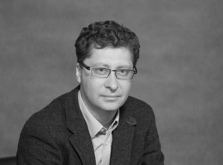 MATERIAŁ Z CHARAKTEREM