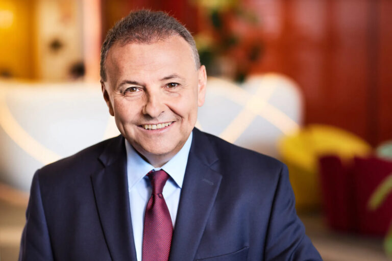 ŚWIAT PŁONIE, ALE MY BUDUJMY