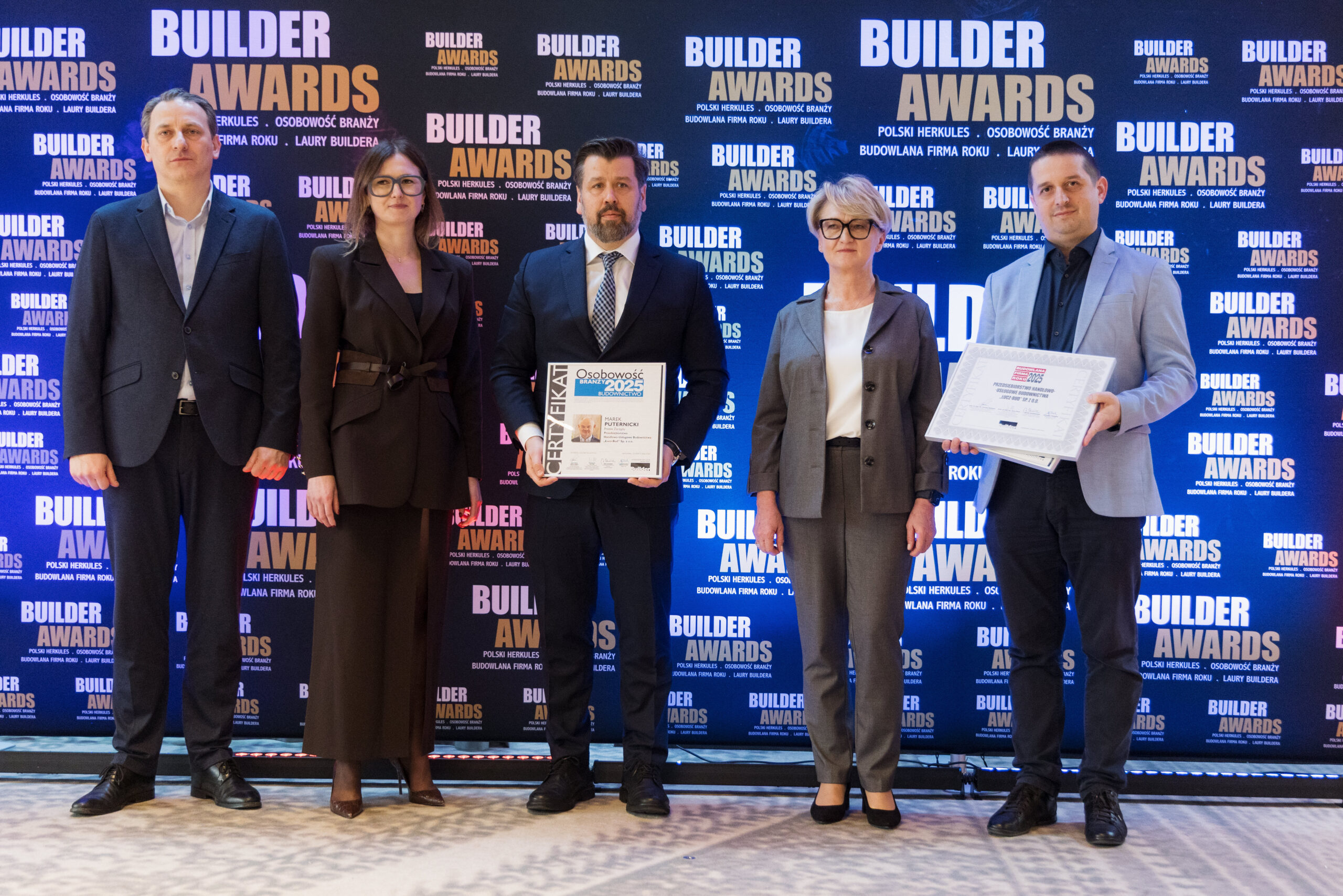 Builder Awards 2025 Marek Puternicki i Krzysztof Mizera ŁUCZ-BUD ze statuetkami Osobowość Branży.