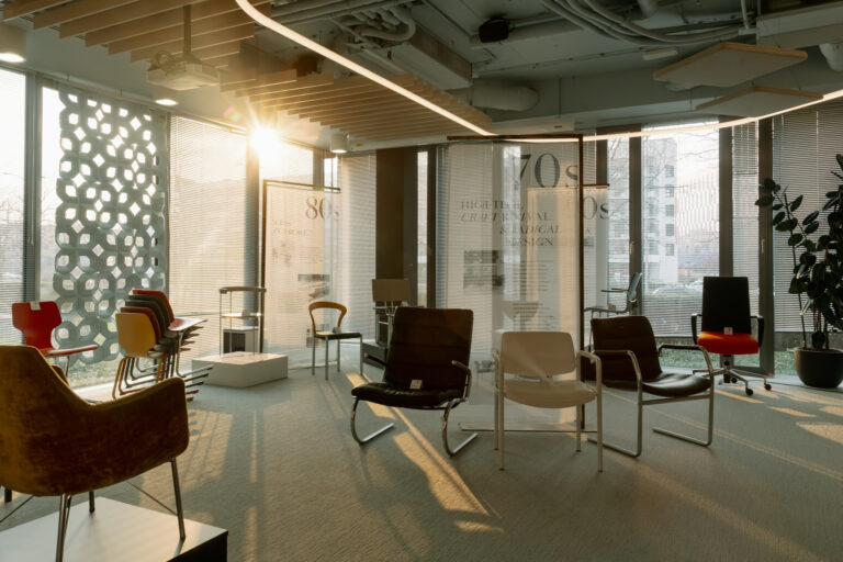 85 lat Kusch+Co w jubileuszowej wystawie „Designs Beyond Time”